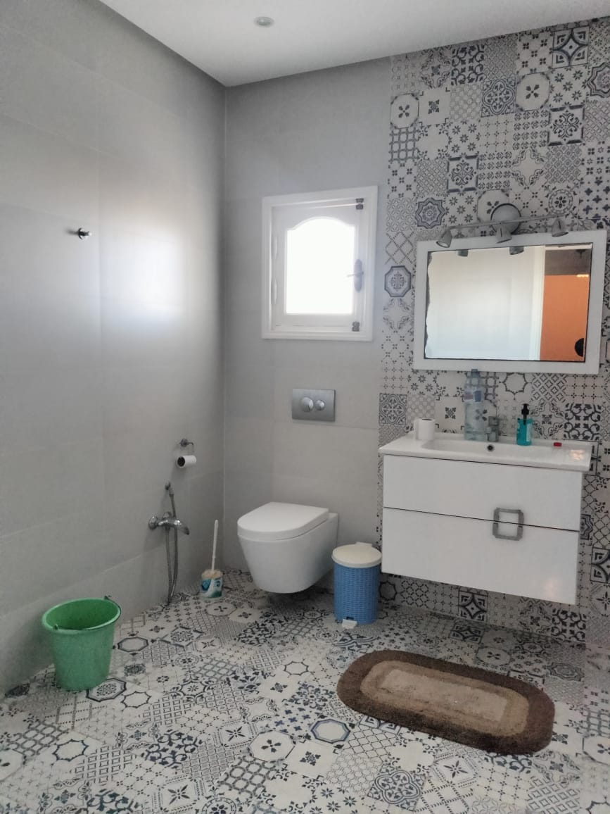 Akouda Chatt Meriem Vente Maisons Villa standing plus piscine  chott meriem