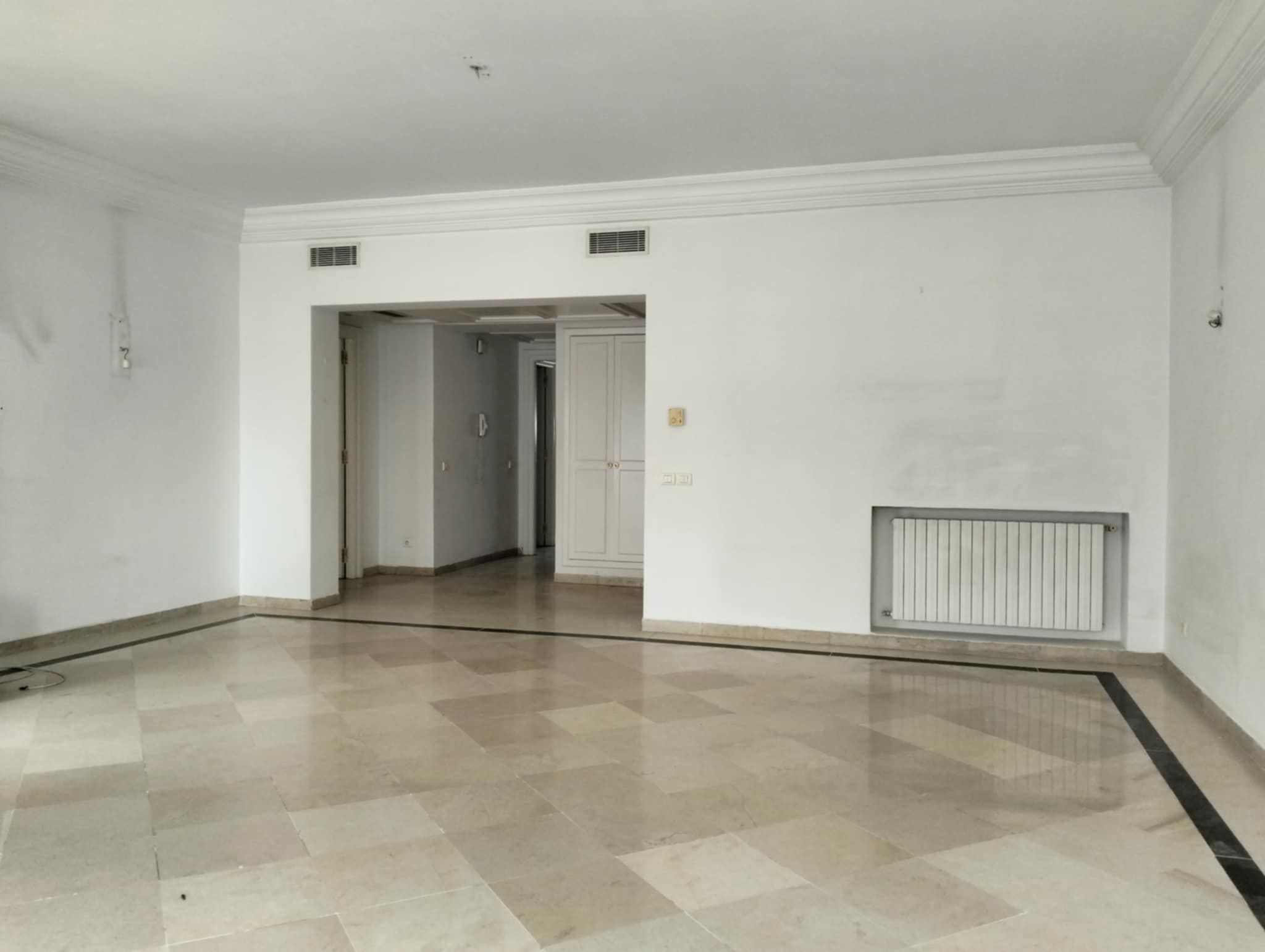 Vente Appart. 5 pièces+ - Tunisie