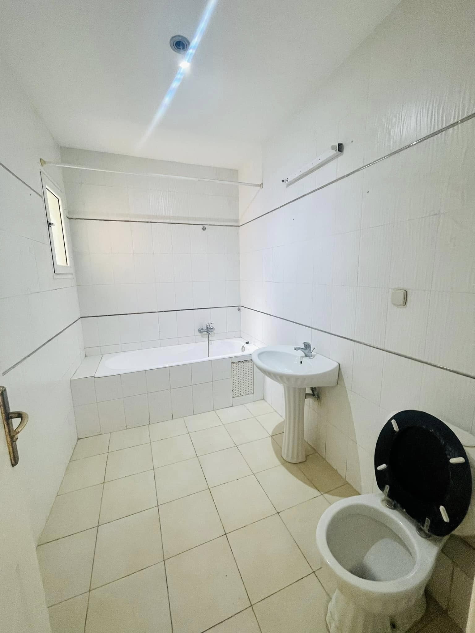Ain Zaghouan Ain Zaghouan Vente Appart. 5 pices+ S4 a ain zaghouan avec deux pp et deux cellier
