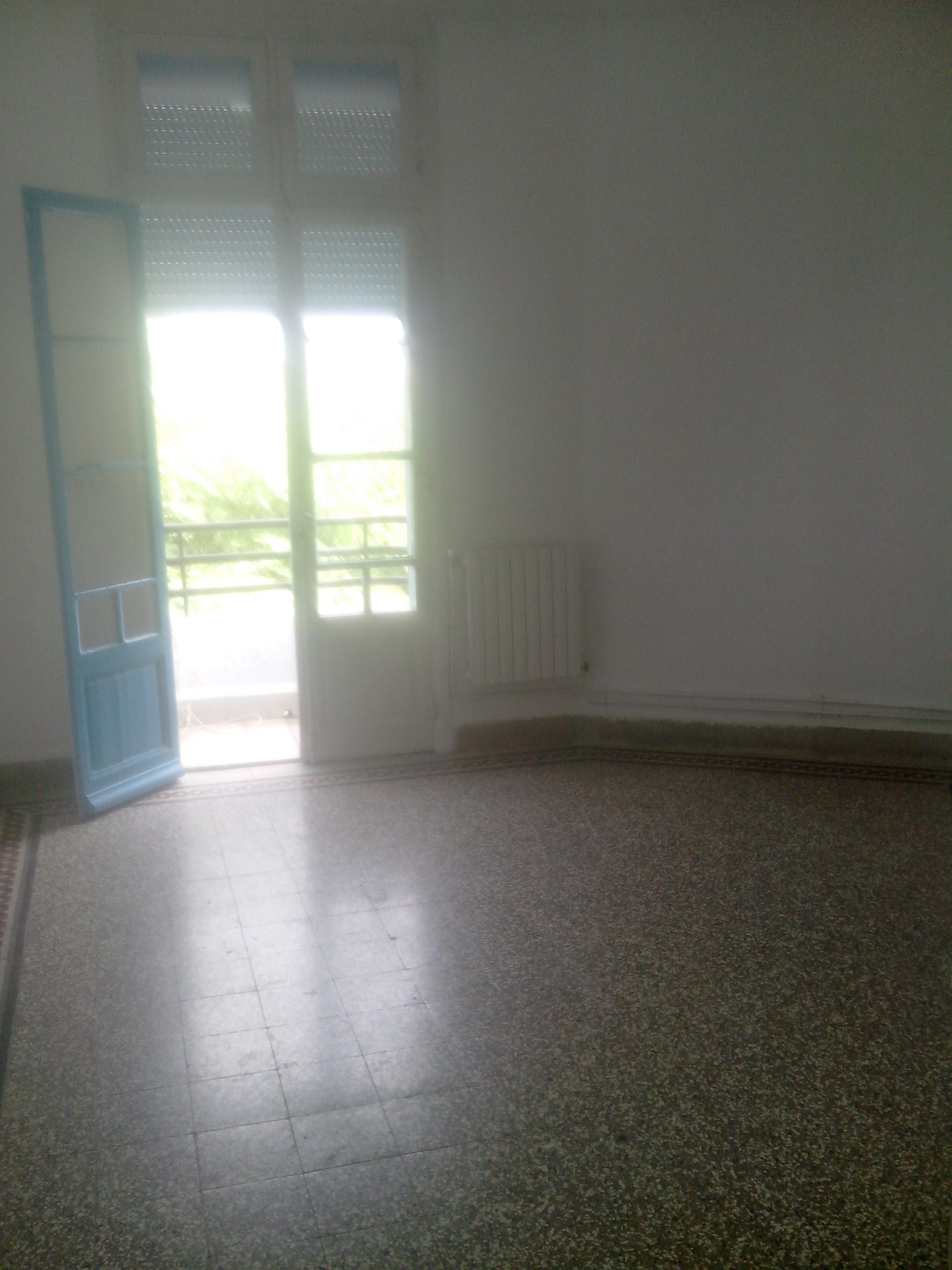 Bab Bhar Bab Bhar Vente Appart. 3 pices Appartement renove hall 3 av jamel abd naceur