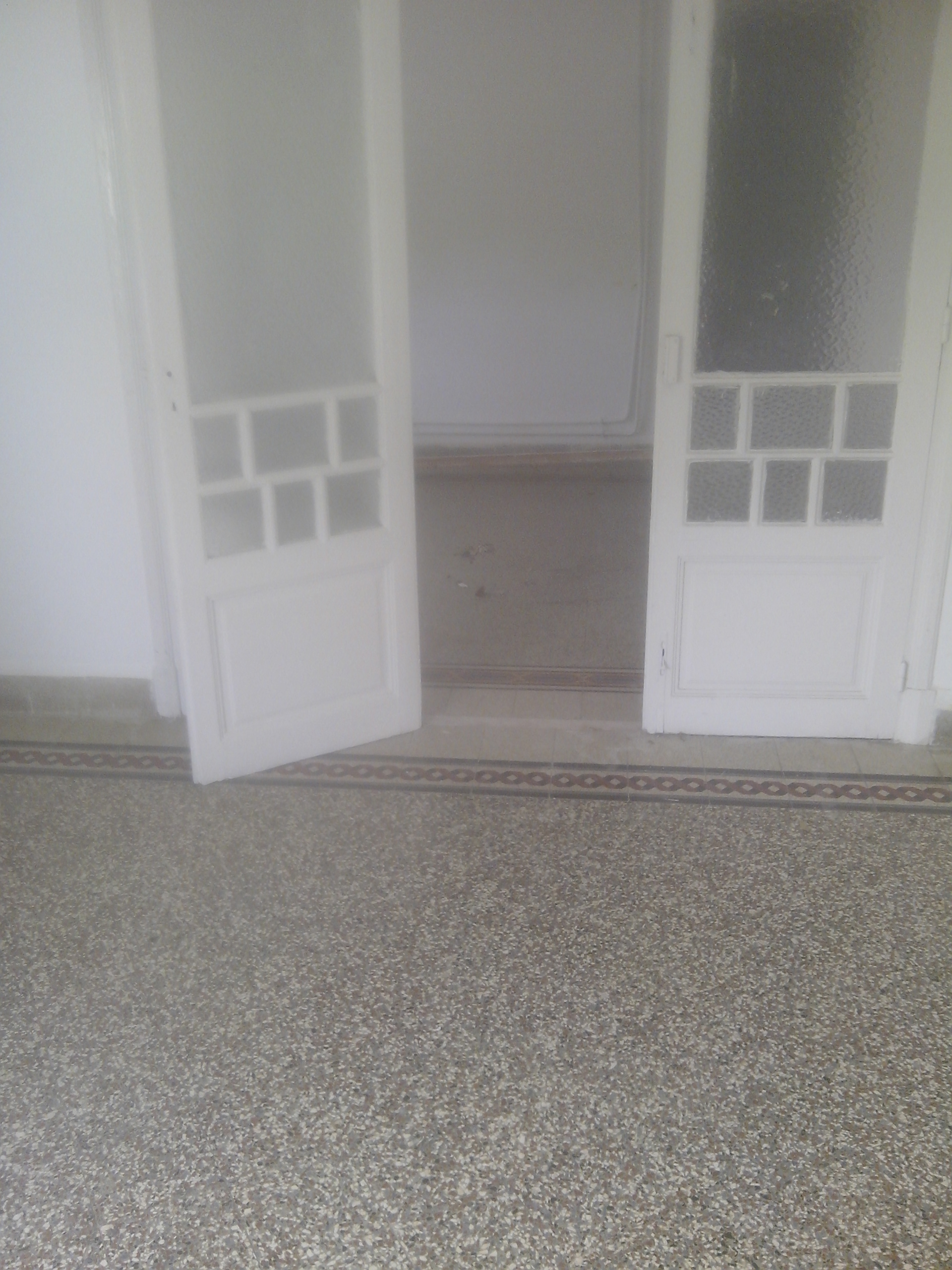 Bab Bhar Bab Bhar Vente Appart. 3 pices Appartement renove hall 3 av jamel abd naceur