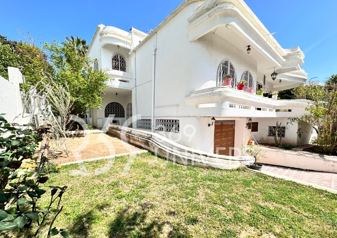 La Marsa Gammart Vente Maisons Villa avec jardin  gammarth ref sh018