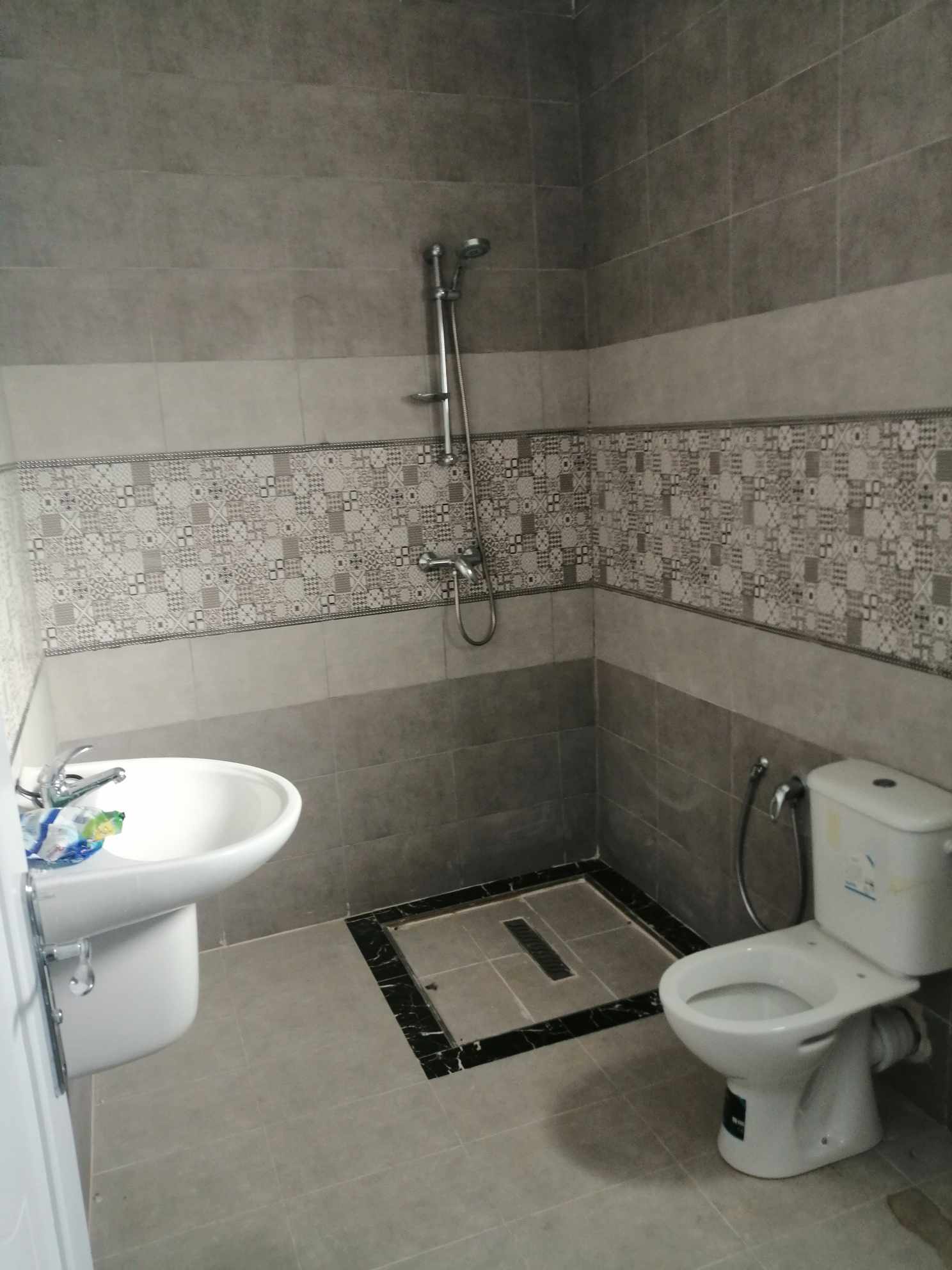Raoued Cite Chaker Vente Autre Immeuble neuf 3 appartements