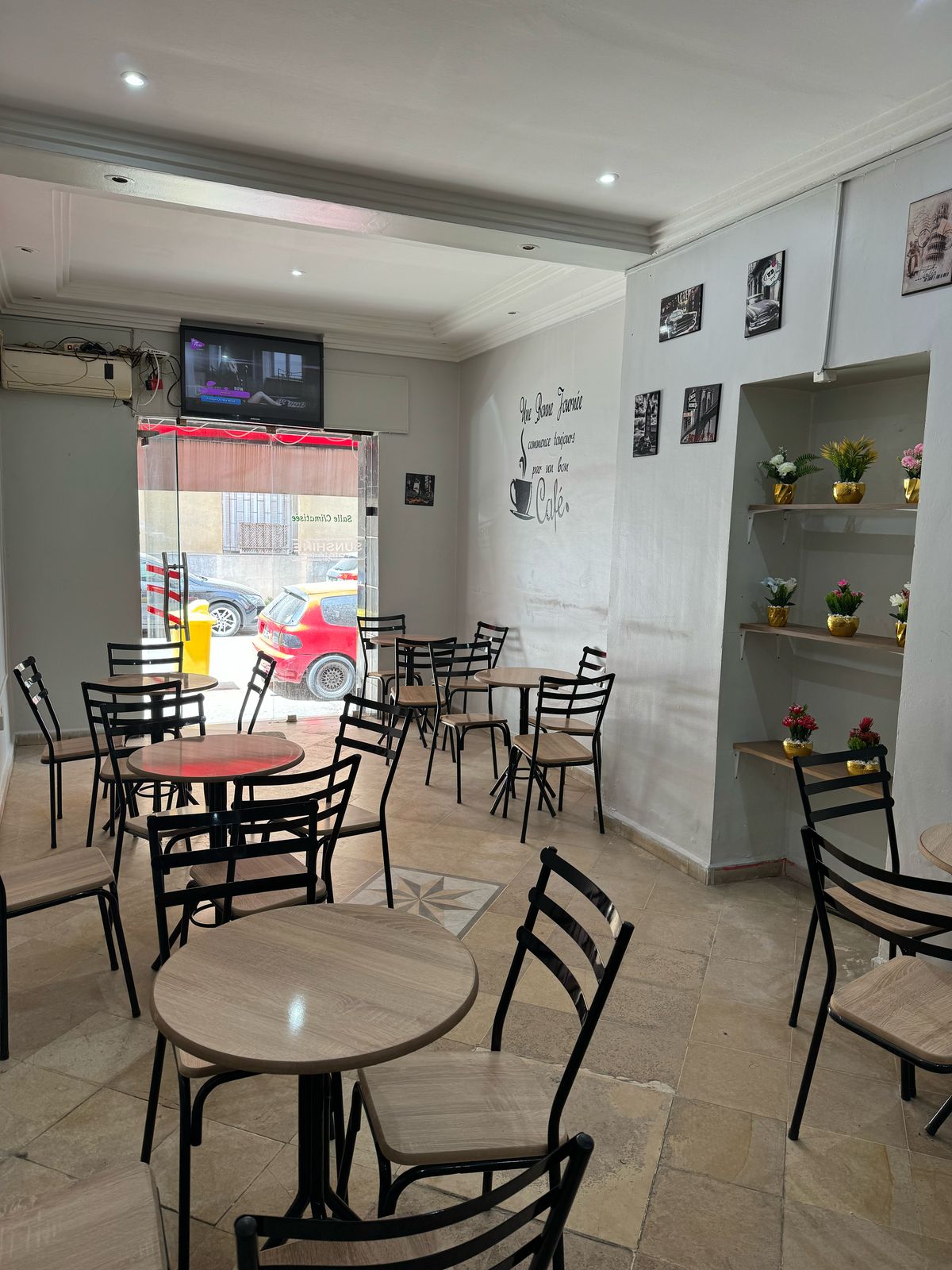 Bab Bhar Montplaisir Vente Autre Fond de commerce caftria  lafayette tunis