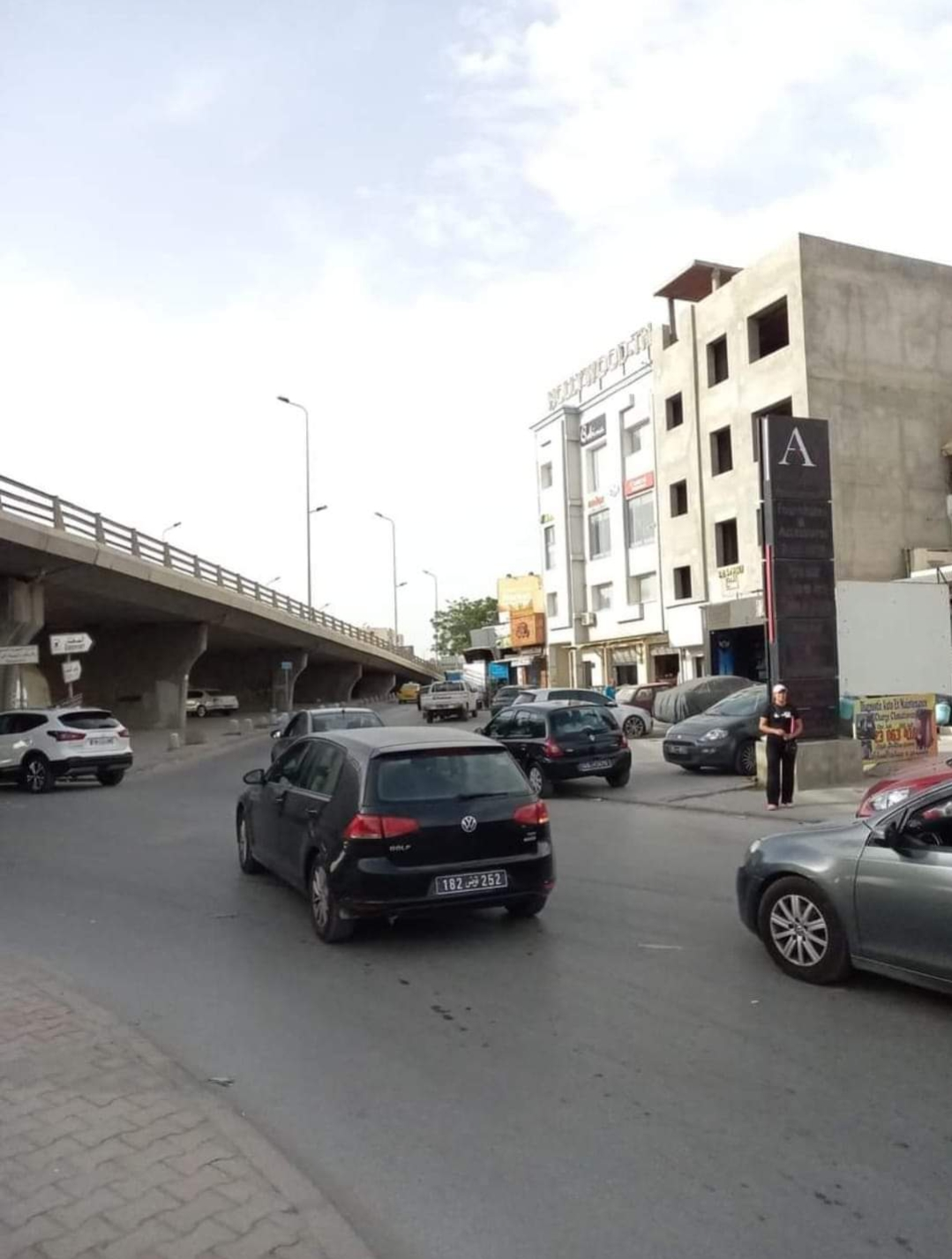Le Bardo Khaznadar Vente Surfaces 2 me tage d'immeuble inacheve usage commercial
