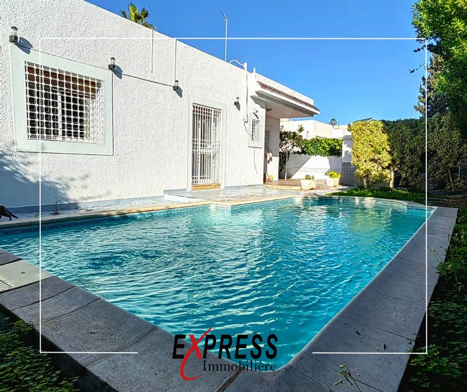 Ariana Ville El Menzah 7 Vente Maisons Belle et immense villa avec piscine et jardin