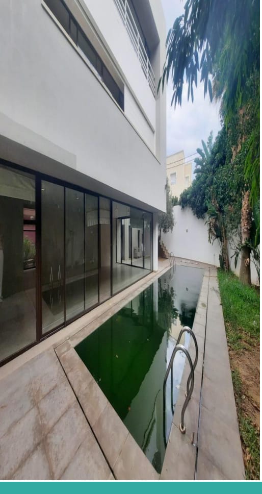 El Menzah El Menzah 1 Vente Maisons Villa de charme avec une piscine et un jardin