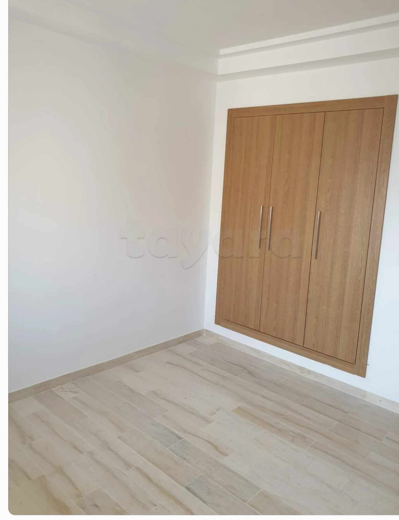 Raoued Ariana Essoughra Vente Appart. 4 pices Appartement spacieux avec titre bleu