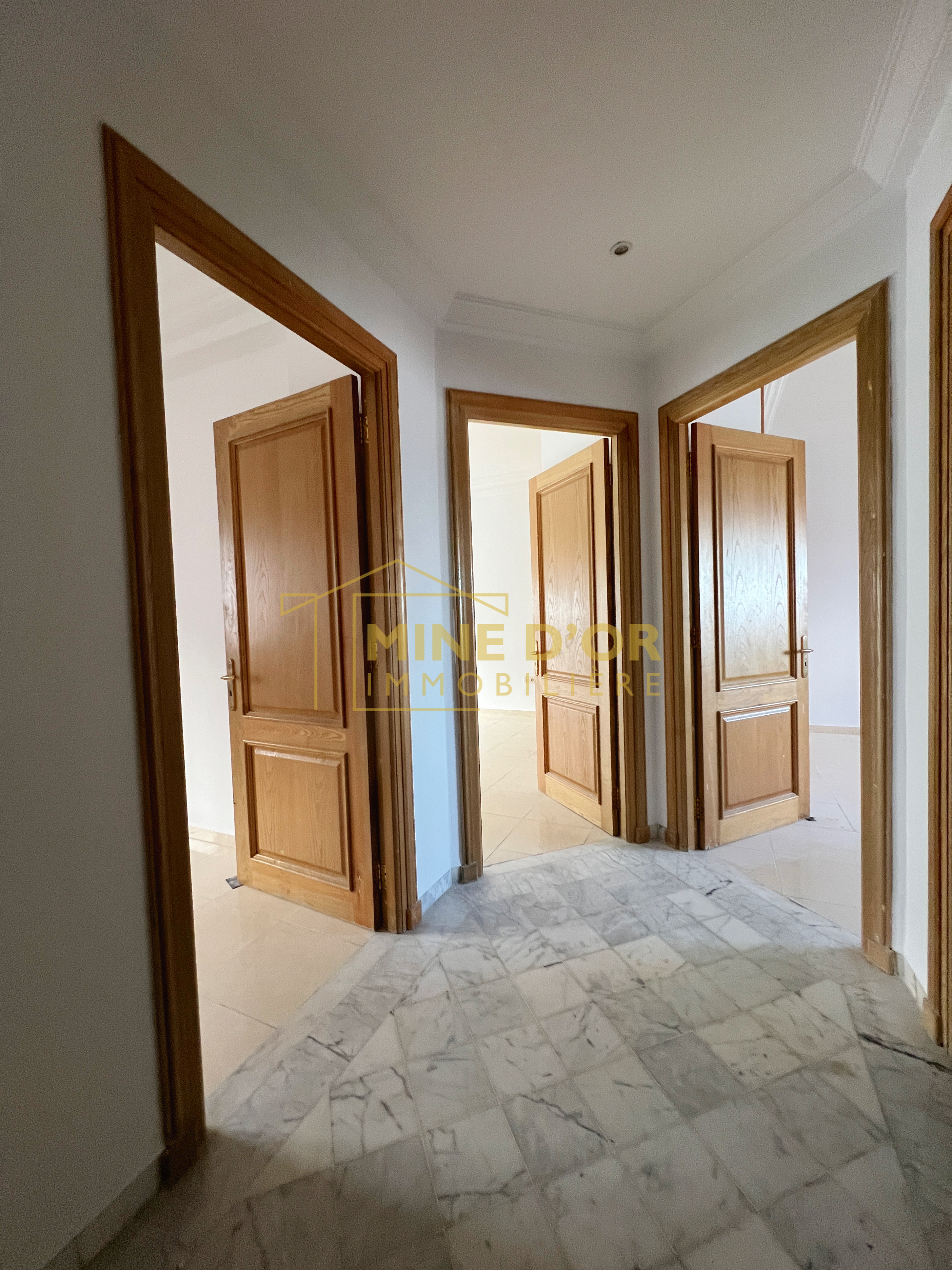 Mnihla Cite Ennasr Vente Appart. 4 pices Av appartement s3  ennaser 1