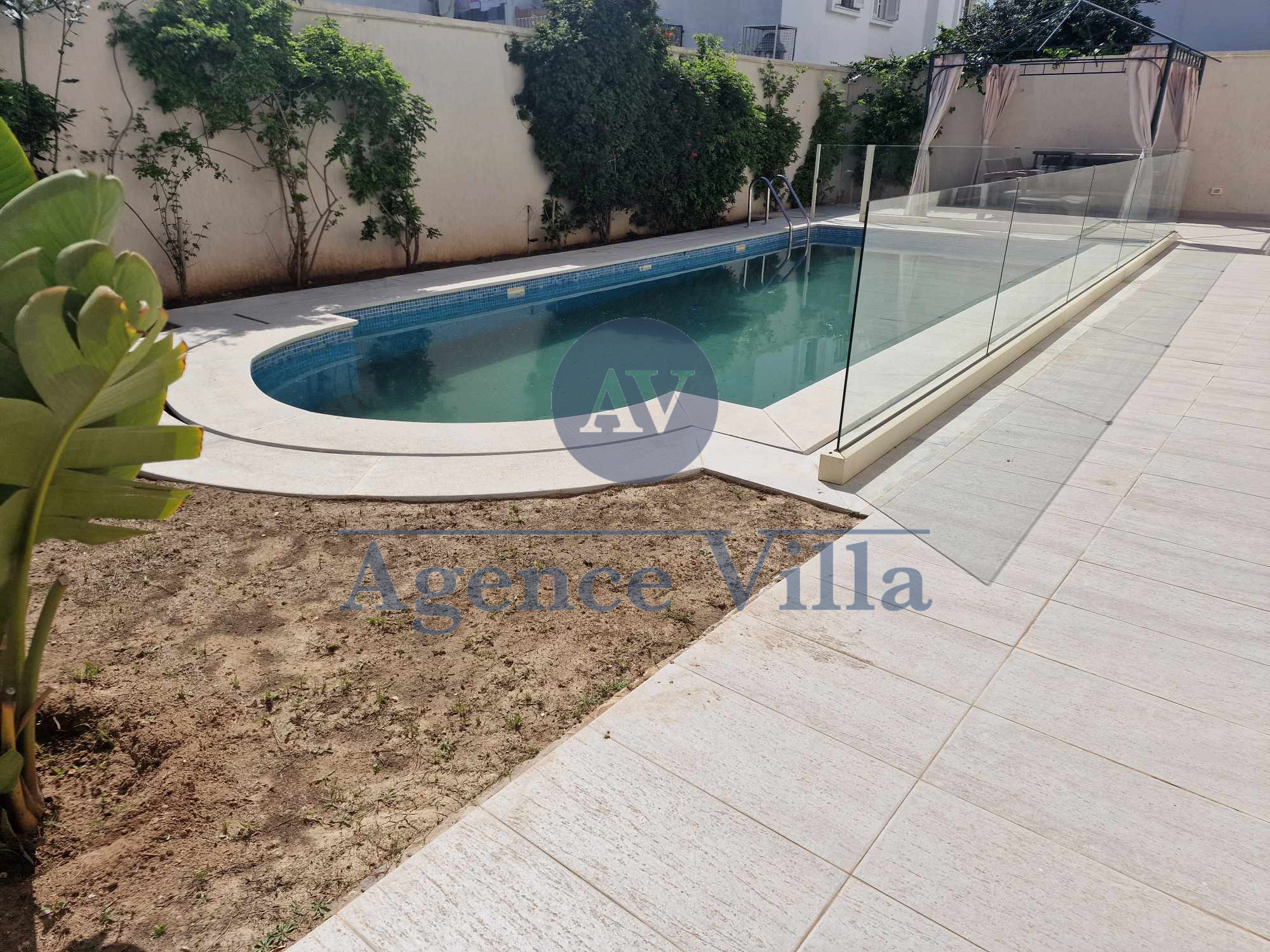 La Marsa Marsa Safsaf Vente Autre Une villa s4 avec piscine  la marsa