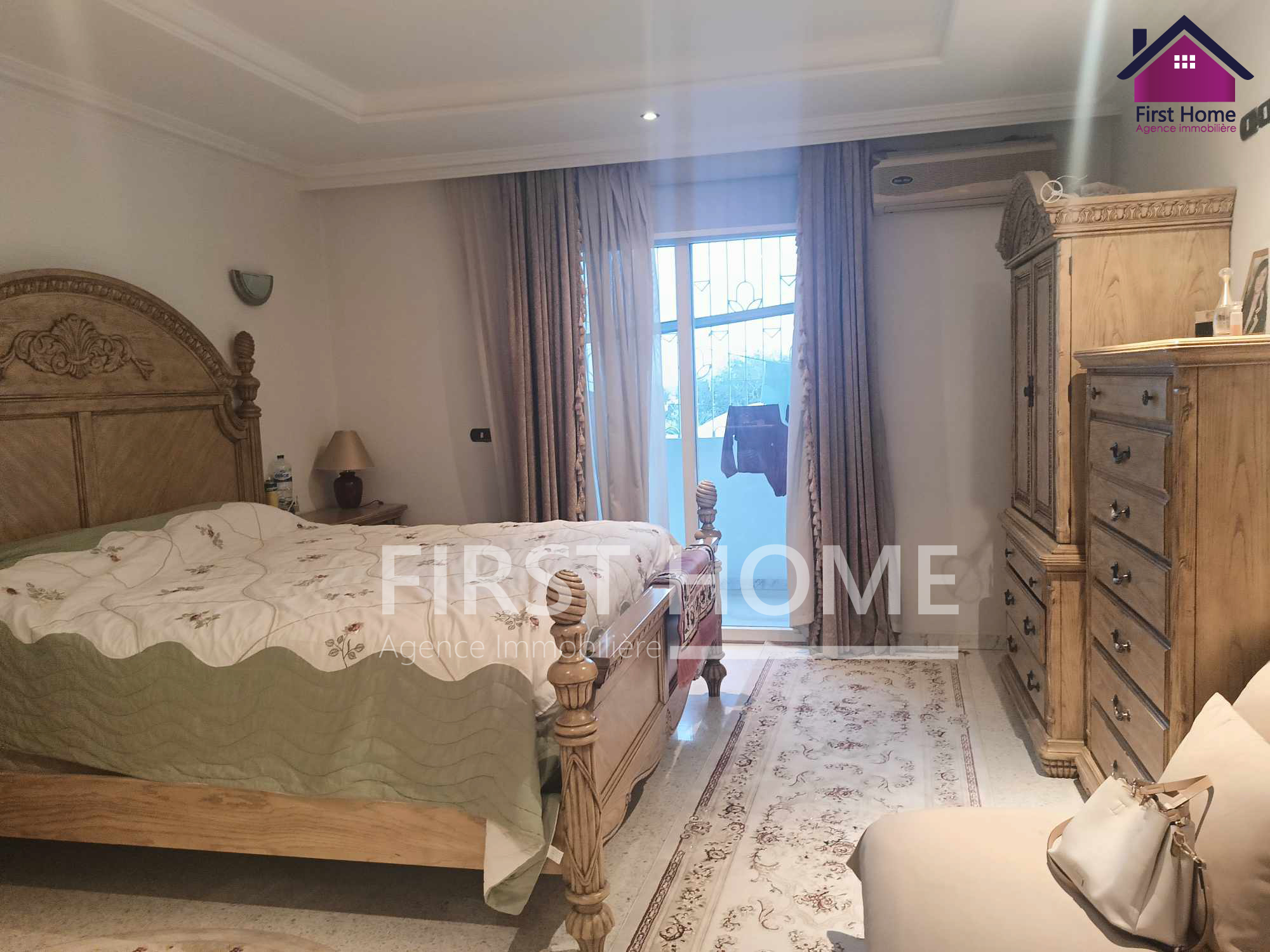 Ariana Ville El Menzah 8 Vente Duplex Une villa  menzah 9