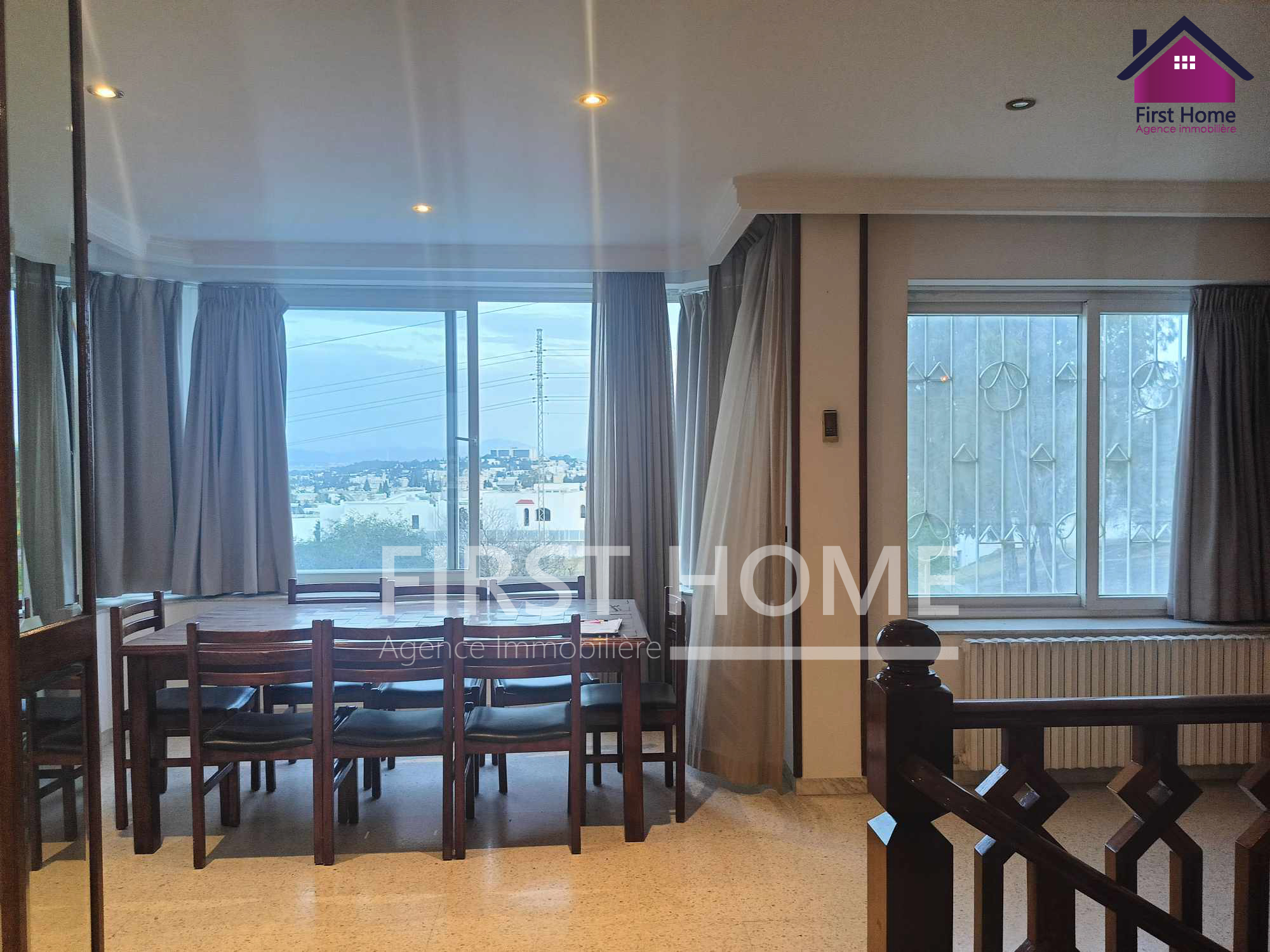Ariana Ville El Menzah 8 Vente Duplex Une villa  menzah 9