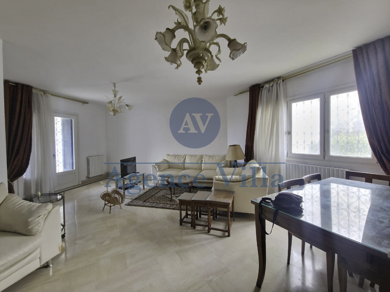 La Marsa Gammart Vente Appart. 4 pices Un appartement s3  gammarth