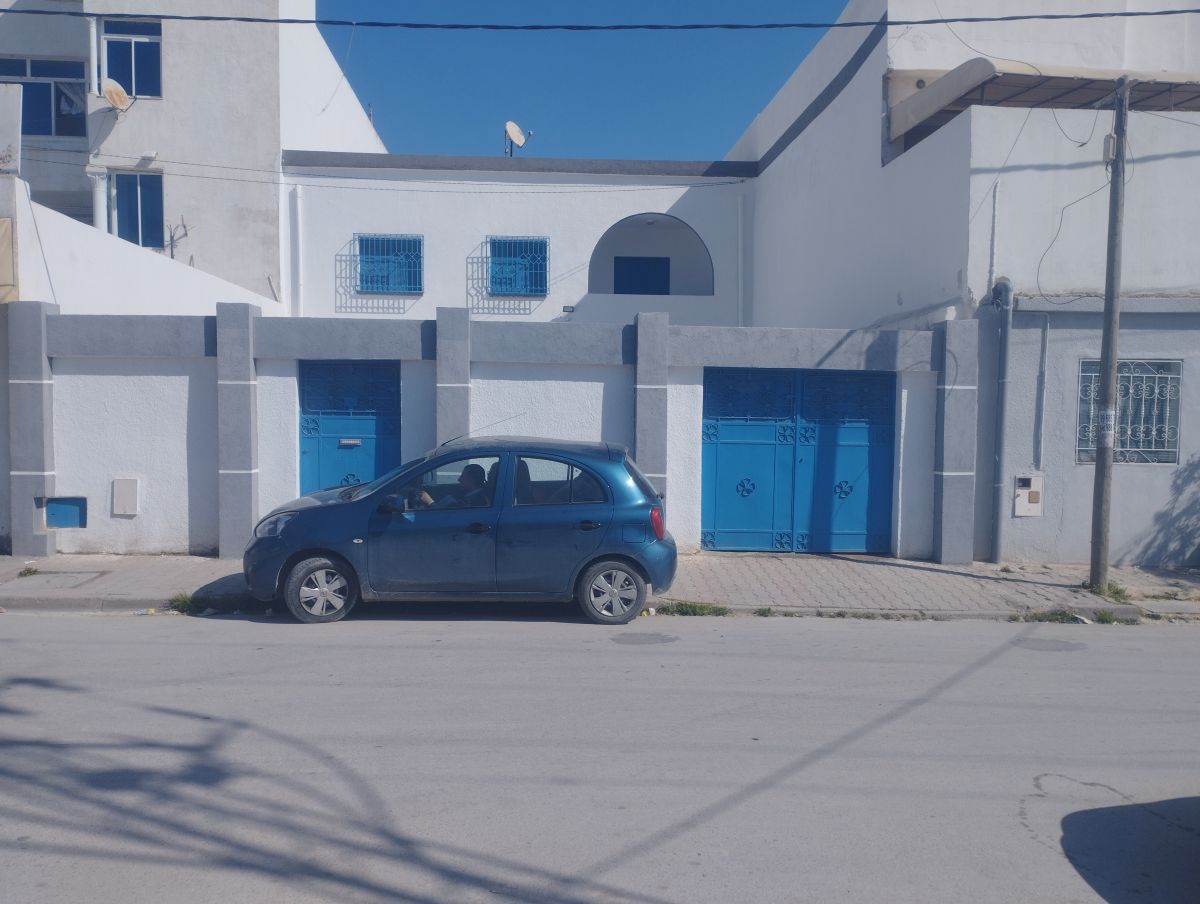 Le Bardo Ksar Said Vente Maisons Villa sur deux niveaux entirement rnovs  neuf