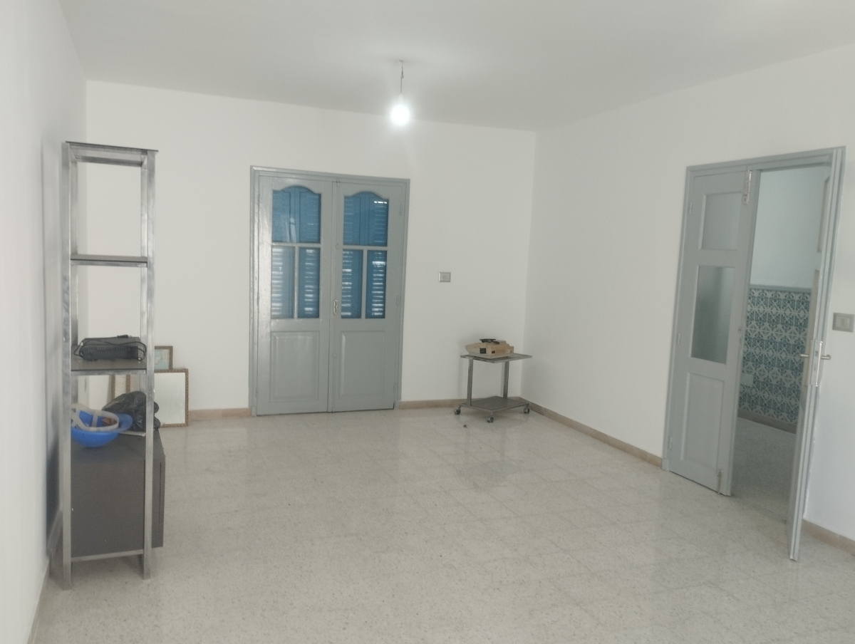 Le Bardo Ksar Said Vente Maisons Villa sur deux niveaux entirement rnovs  neuf