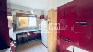 Ariana Ville El Menzah 6 Vente Appart. 1 pice Triplex s4 de 250m2  les uv4 menzah 6