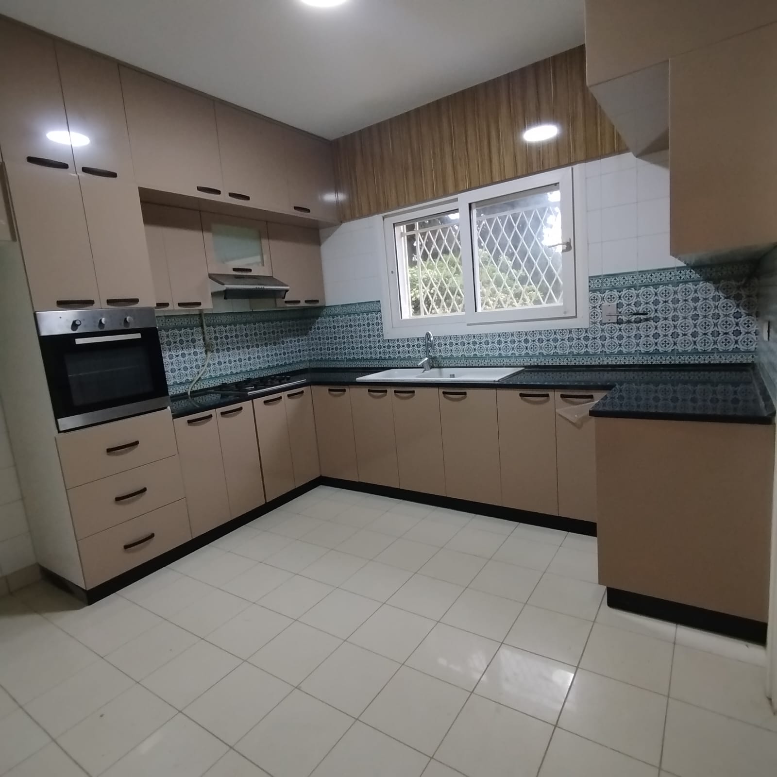 Ariana Ville Nouvelle Ariana Vente Appart. 4 pices Bel appartement s3  la nouvelle ariana