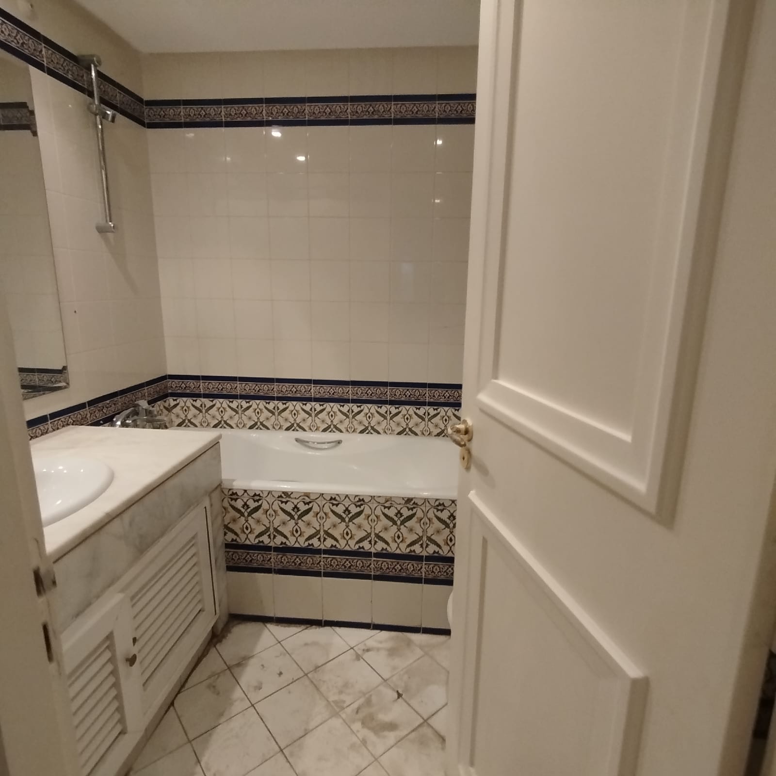 Ariana Ville Nouvelle Ariana Vente Appart. 4 pices Bel appartement s3  la nouvelle ariana