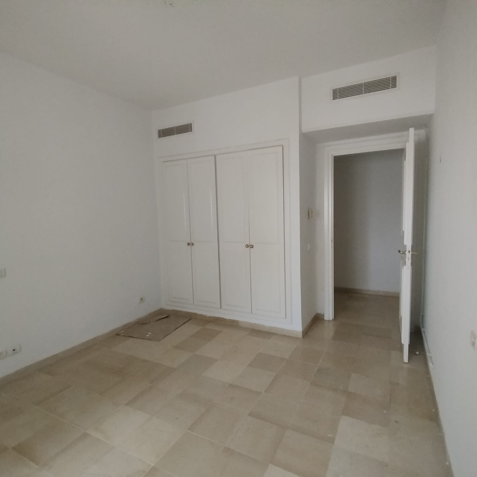 Vente Appart. 5 pièces+ - Tunisie