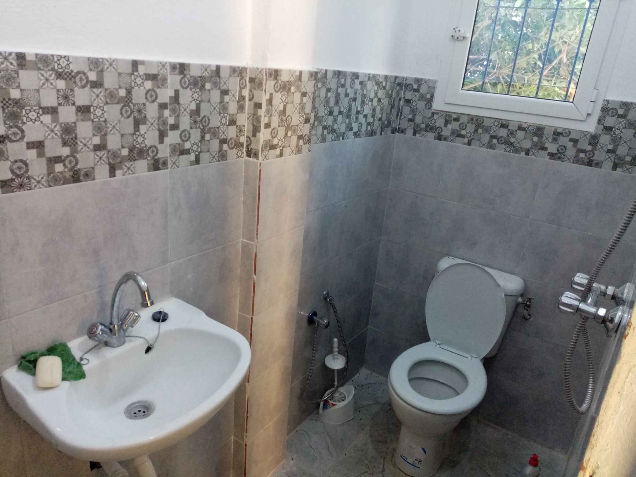 El Menzah El Menzah 1 Vente Appart. 2 pices Rdc de villa indpendant s1  el menzah1
