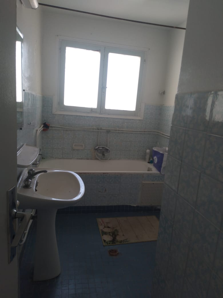 Ariana Ville El Menzah 6 Vente Appart. 4 pices Un appartement en s3  menzah 6