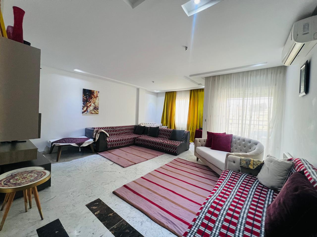 Ariana Ville Cite Ennasr 1 Vente Appart. 5 pices+ Appartement en s4  ennasr
