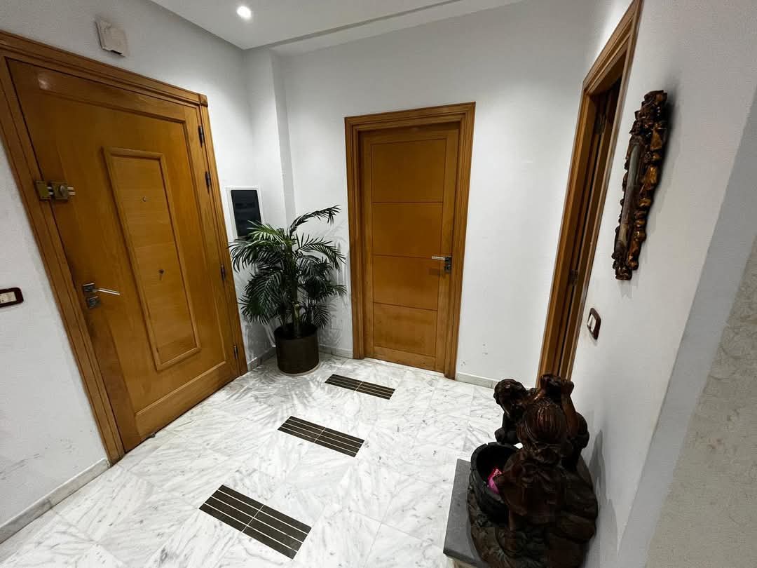 El Menzah El Menzah 9 Vente Appart. 5 pices+ S4 hst 720 md menzah 9c