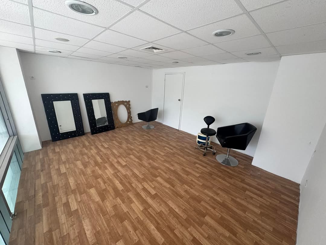 Mnihla Jardins d'el Menzah Vente Surfaces Local commercial mur 220 m2