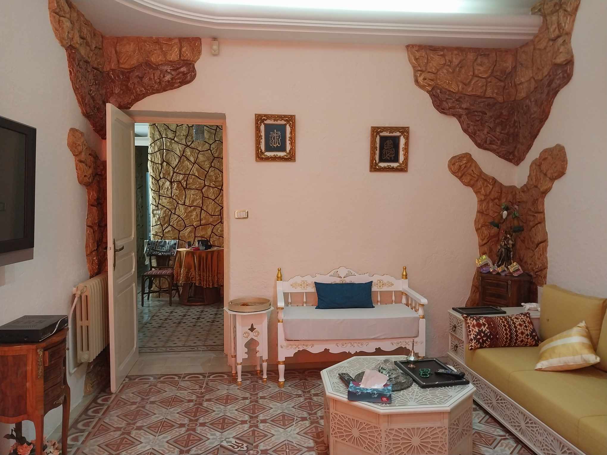 Bab Bhar Bab Bhar Vente Appart. 4 pices Un grand appartement  la place de barcelone