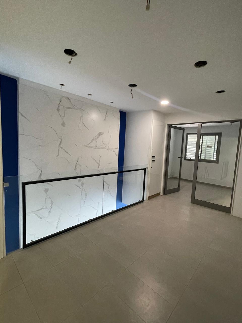 La Marsa El Aouina Vente Surfaces Occasion commercial  l'entre de l'aouina