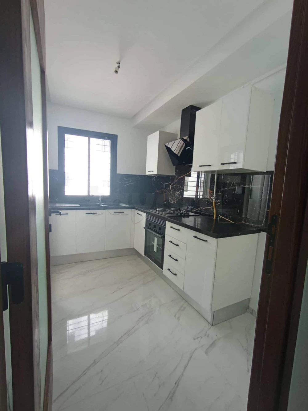 La Marsa El Aouina Vente Appart. 3 pices Appartement   l wahat