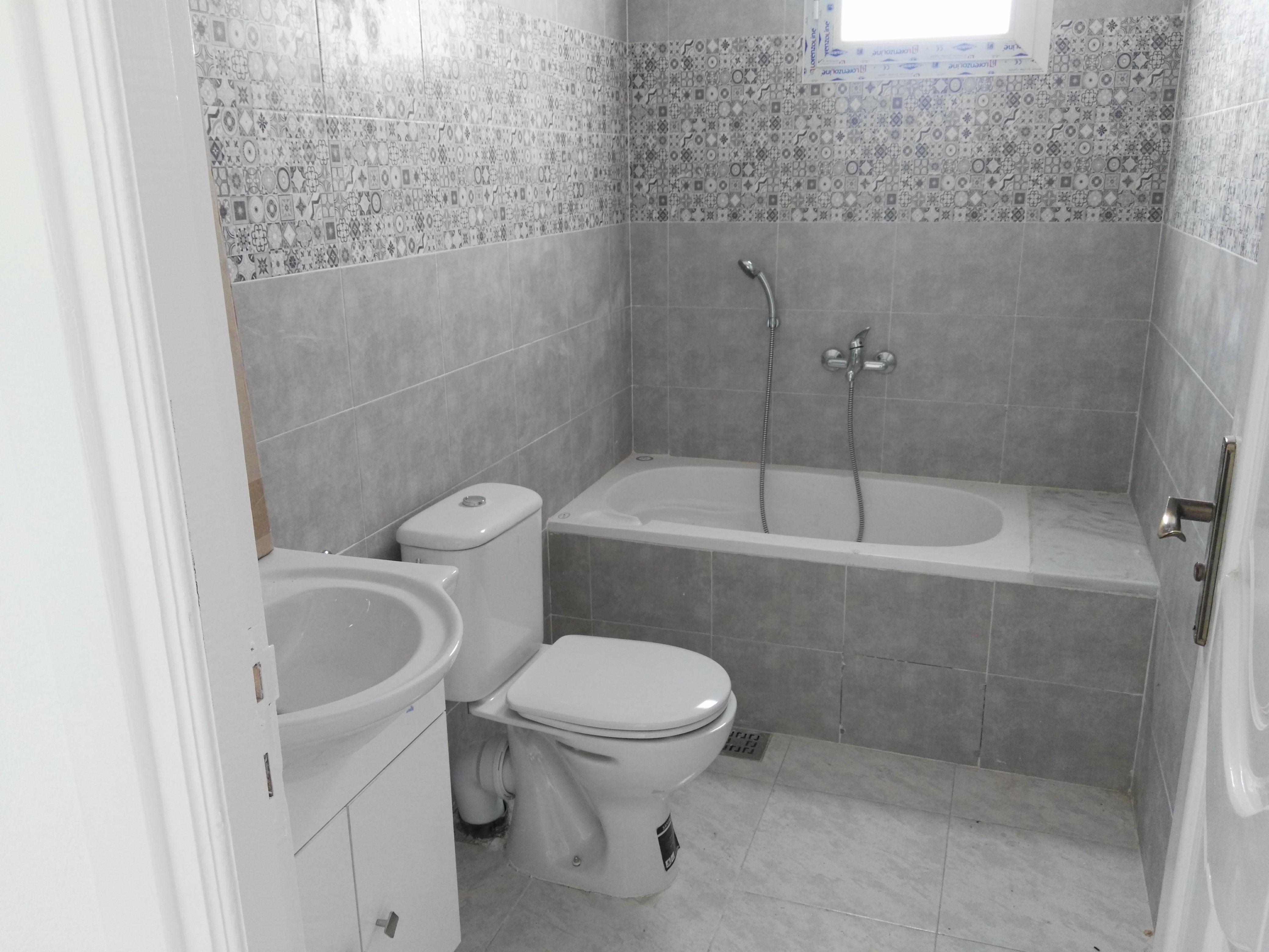 Raoued Cite Ennkhilet Vente Appart. 3 pices Vent appartement etage de villa