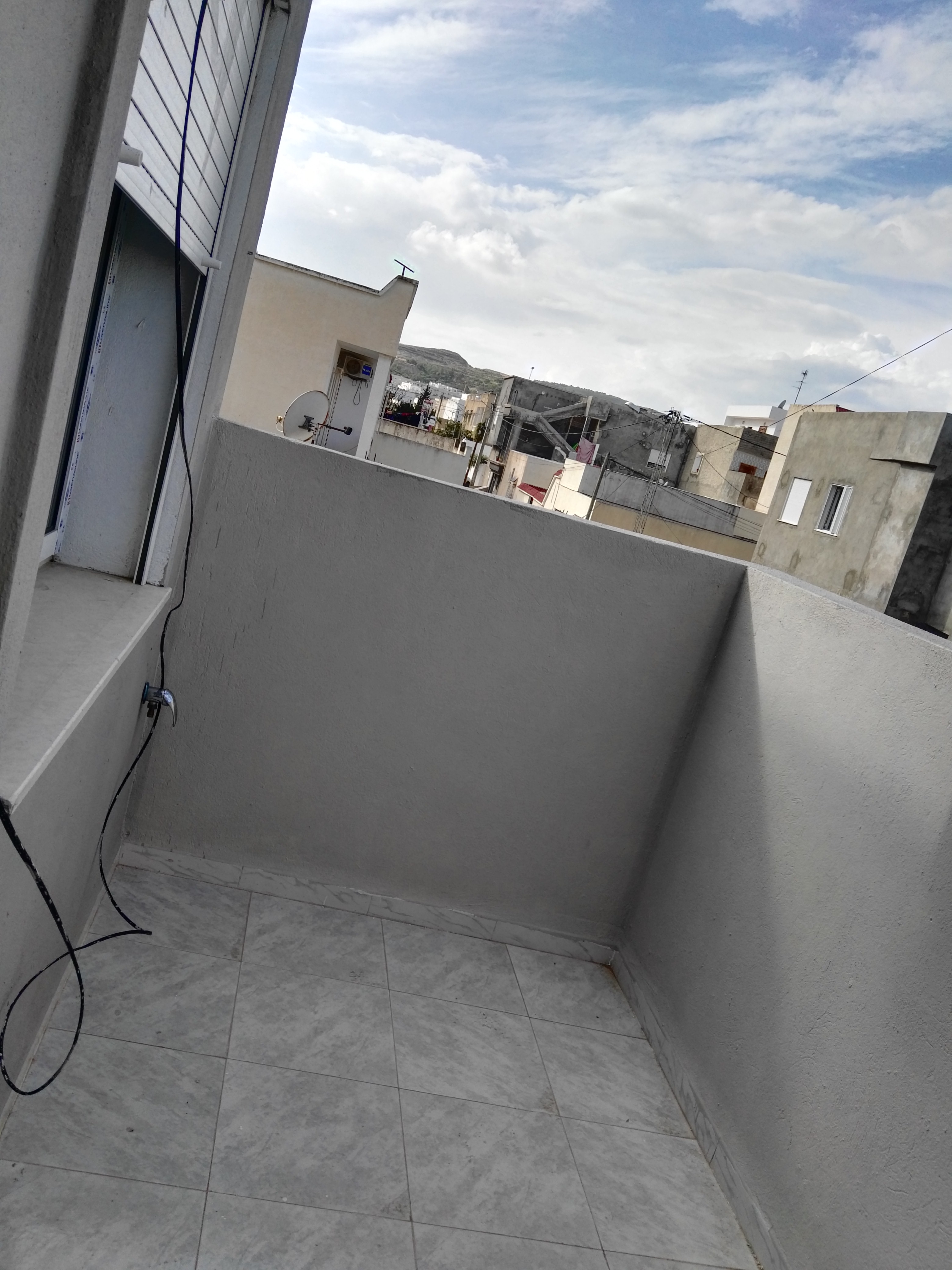 Raoued Cite Ennkhilet Vente Appart. 3 pices Vent appartement etage de villa