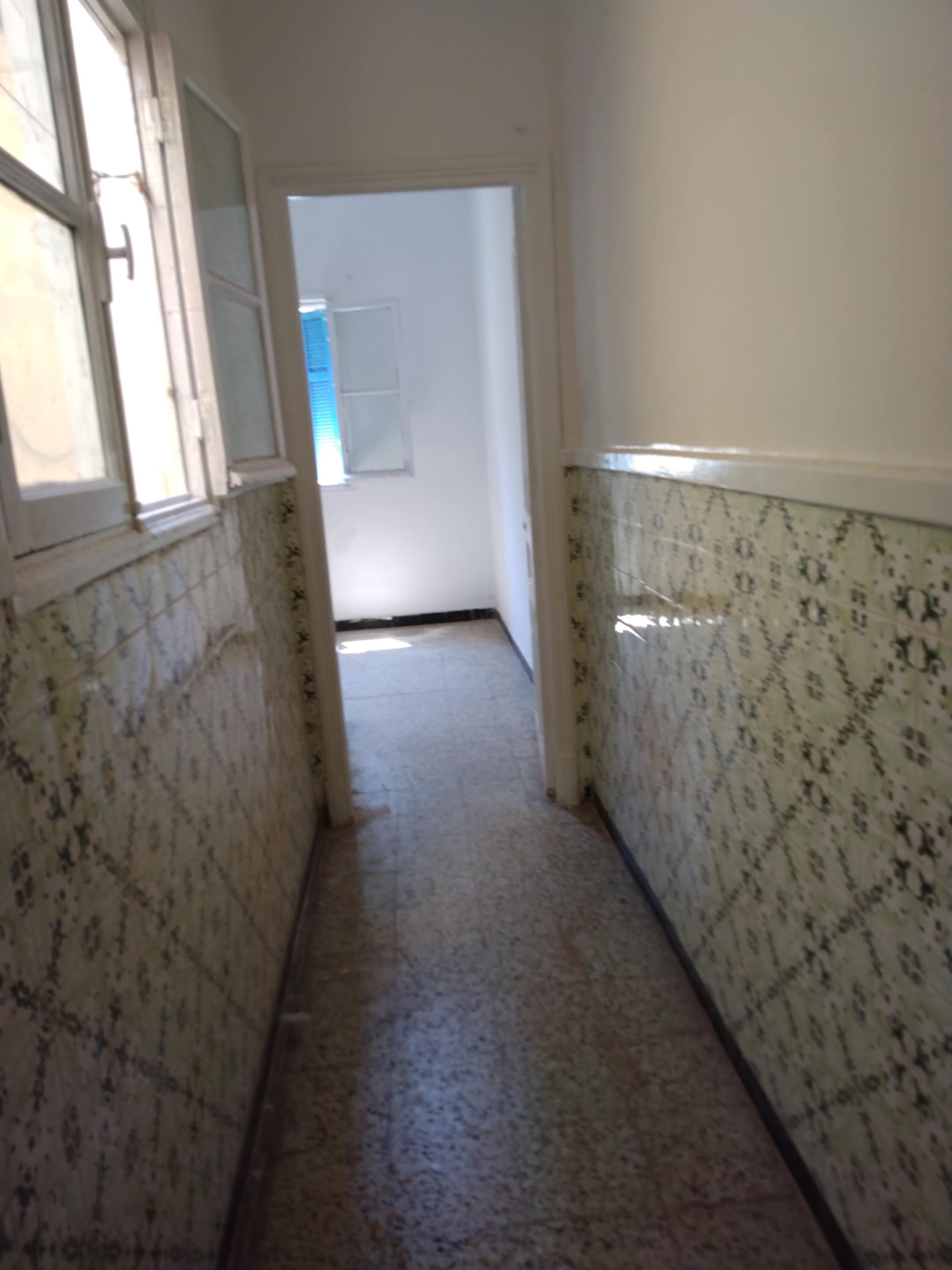 Sidi El Bechir Bab El Falla Vente Appart. 2 pices Appt s plus 2 rue beb elfallah l'hopital militaire