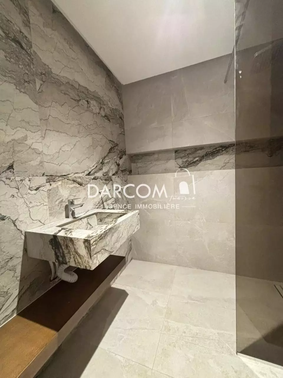 La Soukra La Soukra Vente Appart. 2 pices Immeuble r2 la soukra