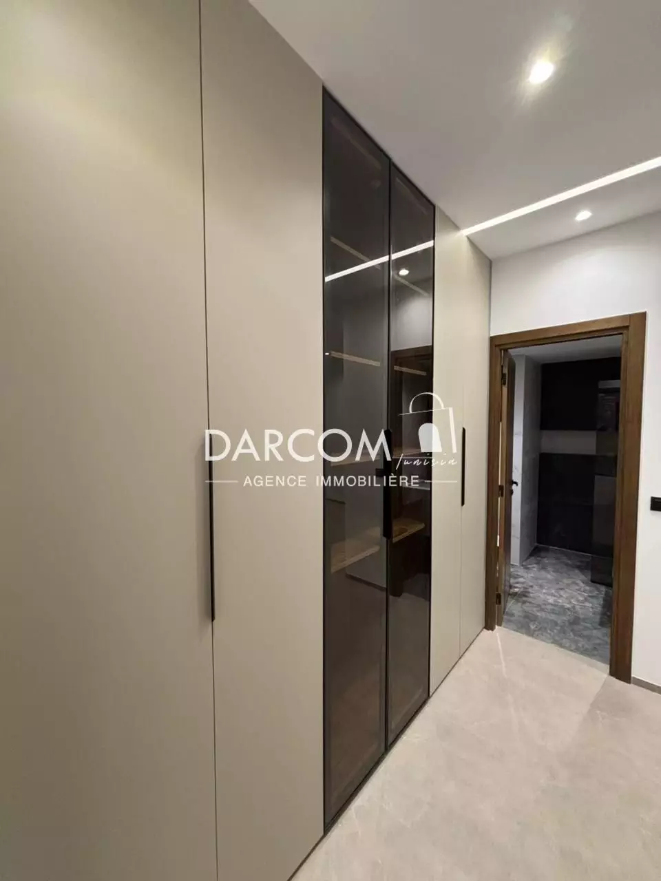 La Soukra La Soukra Vente Appart. 2 pices Immeuble r2 la soukra