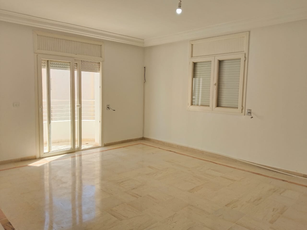 La Marsa El Aouina Vente Appart. 5 pices+ Aouina wahat vent s4 175 m2