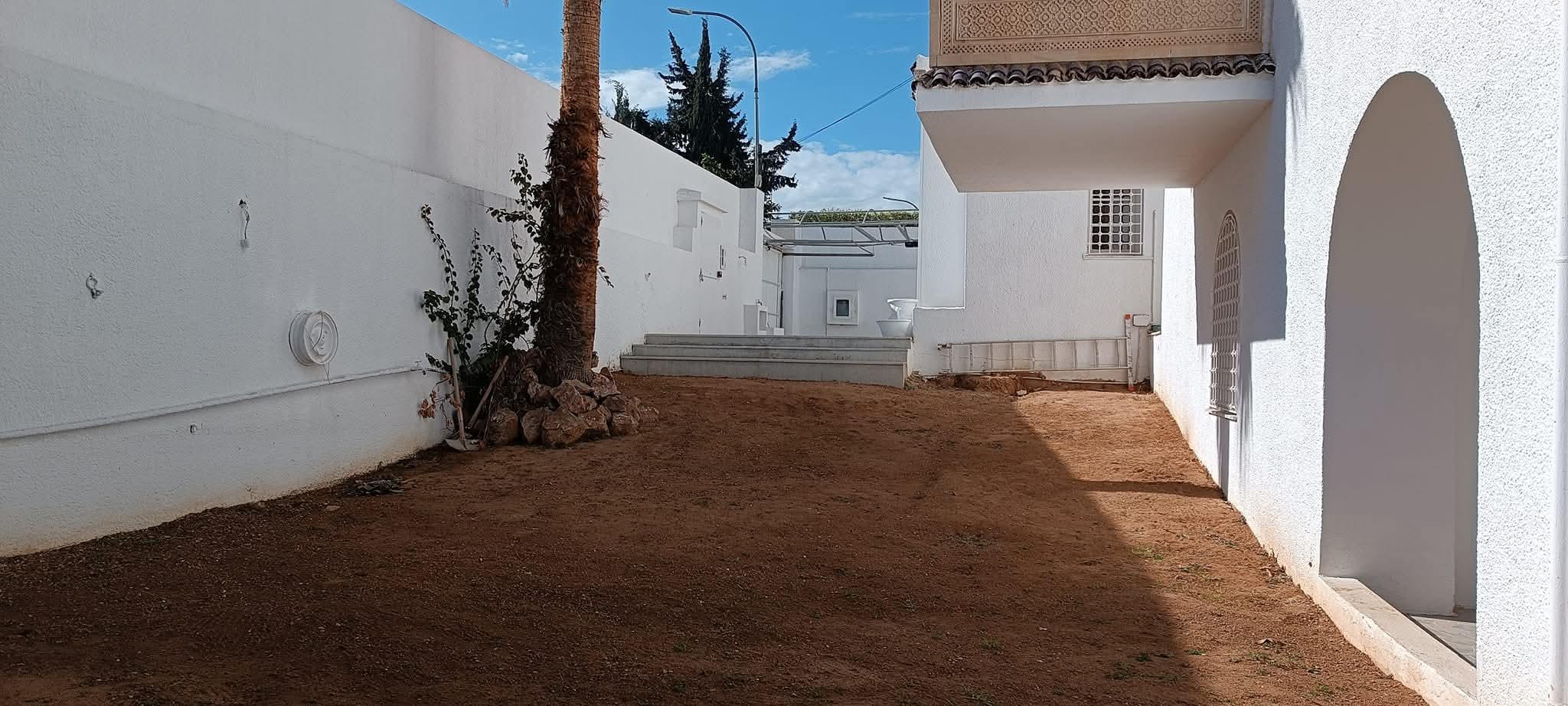Ariana Ville El Menzah 5 Vente Maisons Villa avec un jardin et une piscine au menzah 5