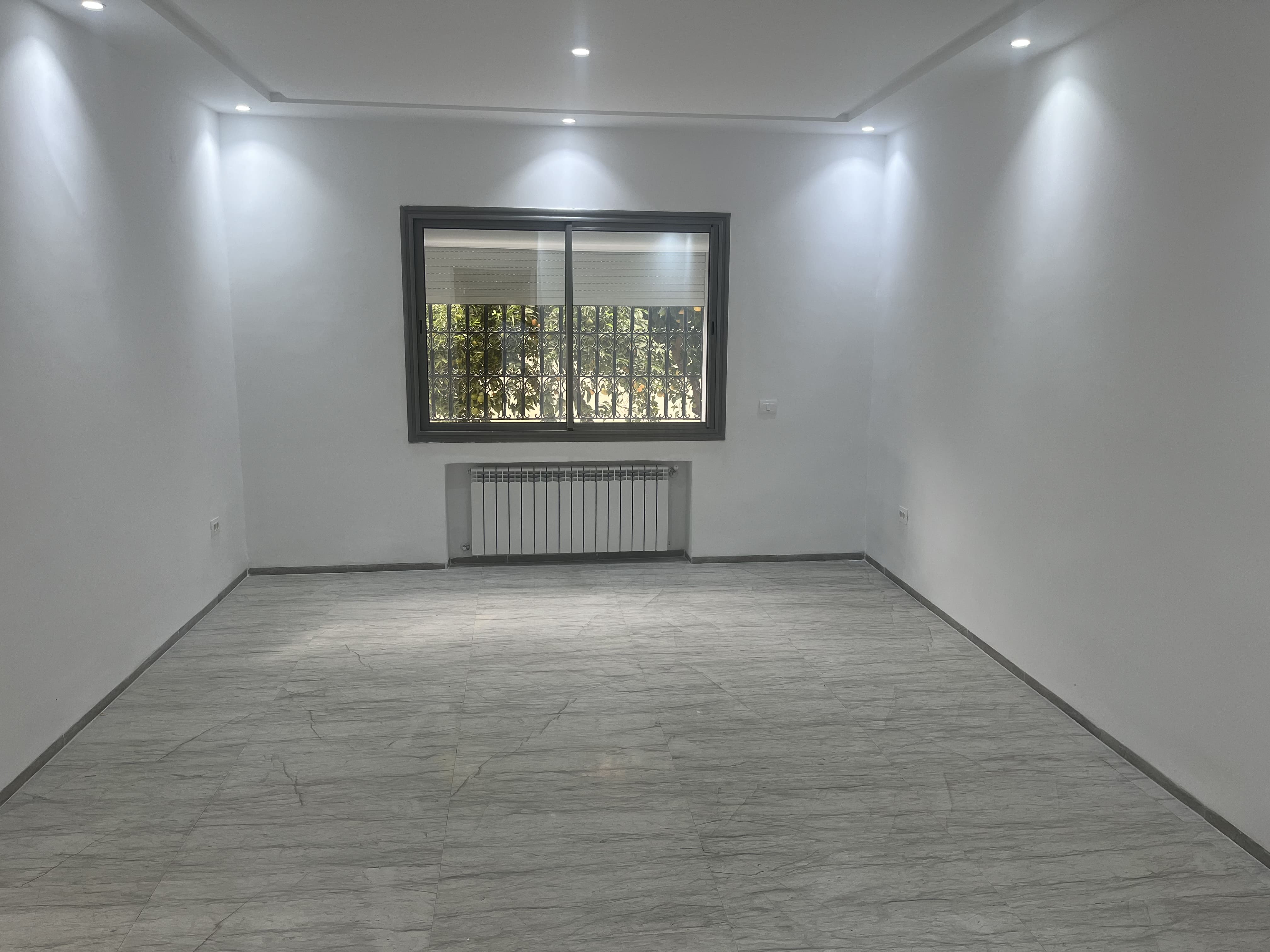 Ariana Ville El Menzah 5 Vente Maisons Rdc s3 avec 2 terrasses entre indpendante