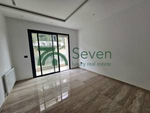 La Soukra Chotrana 1 Vente Maisons Un triplex en s5 avec piscine  la ref277a