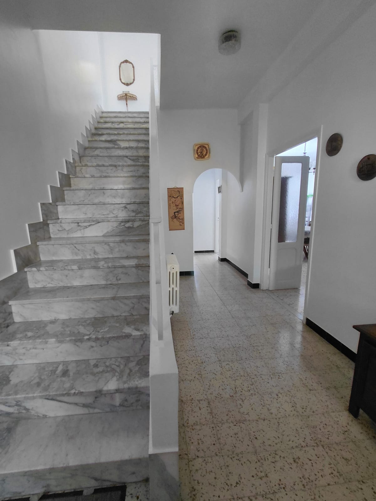 Sidi El Bechir Monfleury Vente Maisons Une villa sur deux niveaux  montfleury