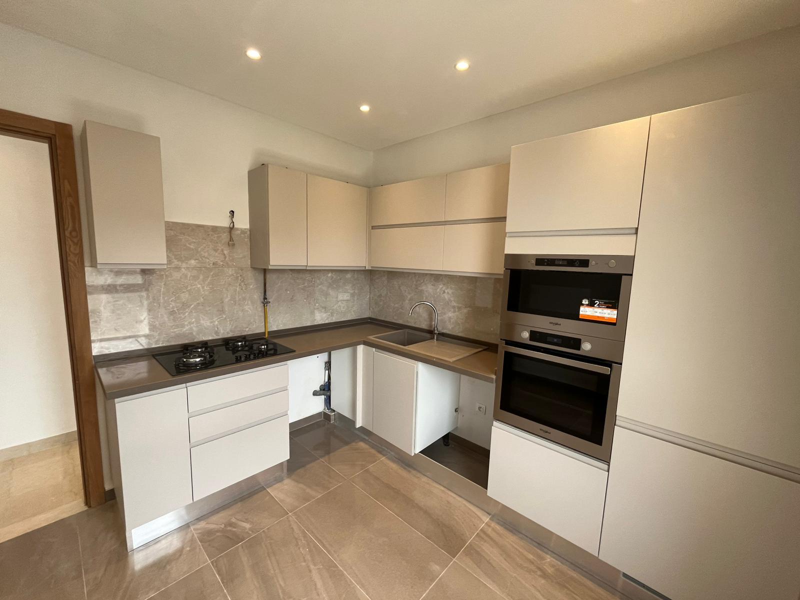 La Soukra Chotrana 3 Location Appart. 4 pices tage de villa  la chotrana 3