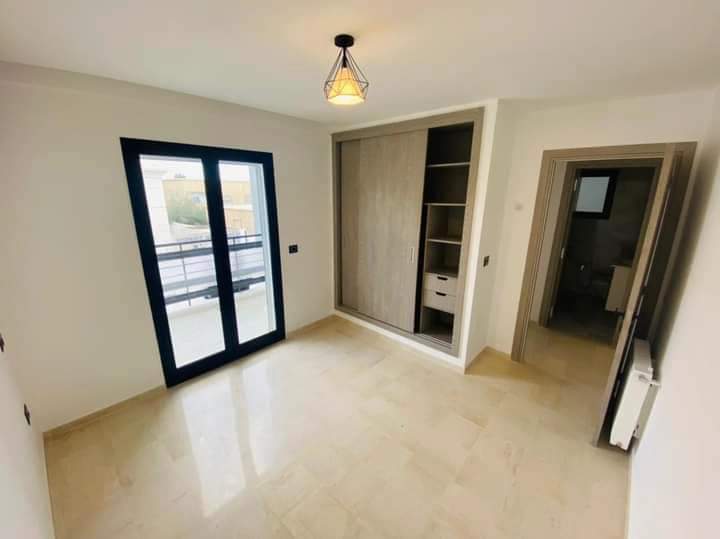 La Soukra La Soukra Vente Appart. 4 pices Apprt s2  soukra rue parc