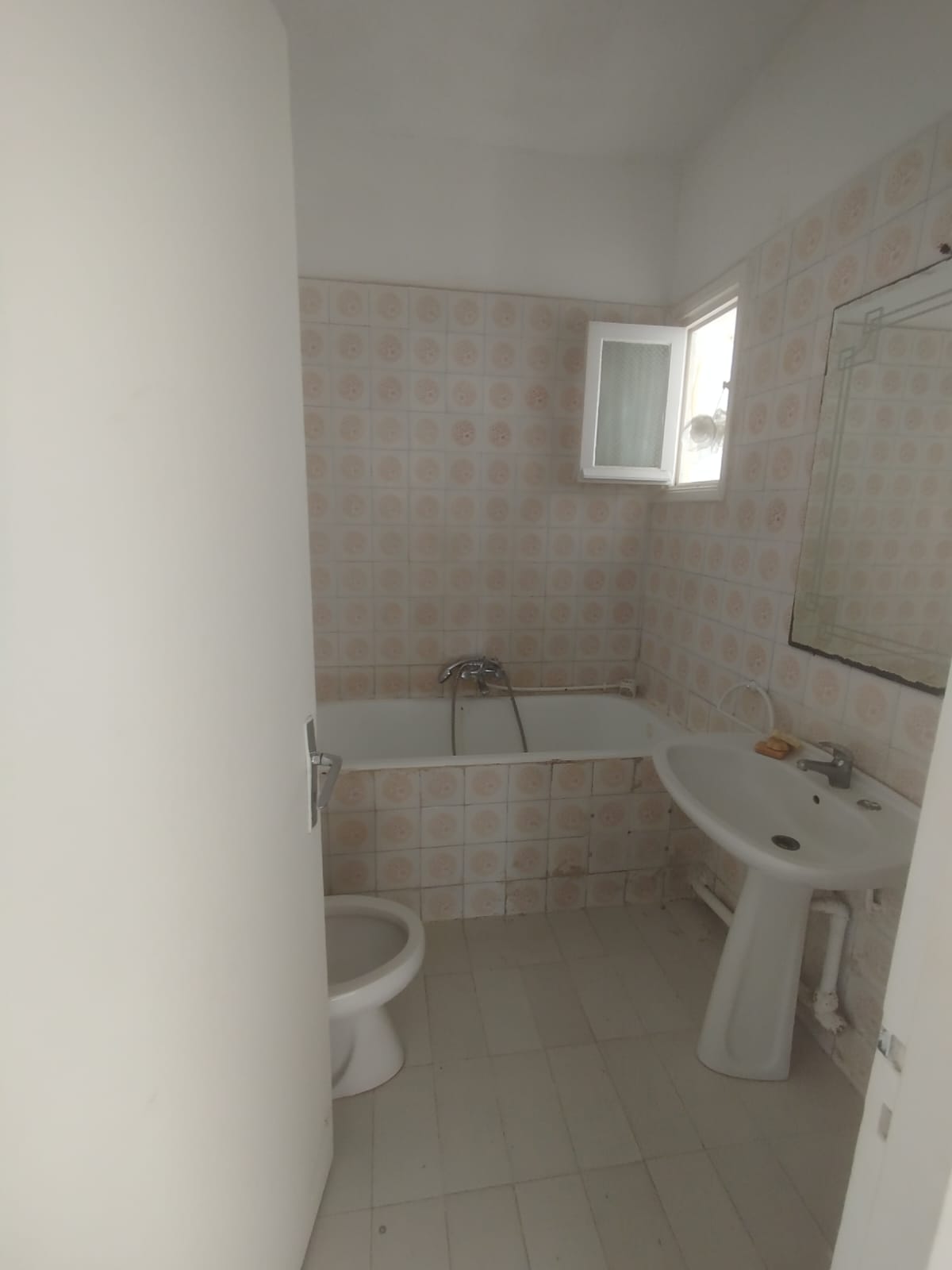 El Menzah&nbsp;El Manar 2&nbsp;Vente&nbsp;Appart. 4 pi�ces&nbsp;Un mignon et lumineux appartement s3 � manar2