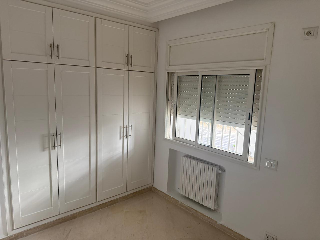 Ariana Ville El Menzah 5 Location Appart. 4 pices Rez de chausse d'une villa s 3 menzah 5