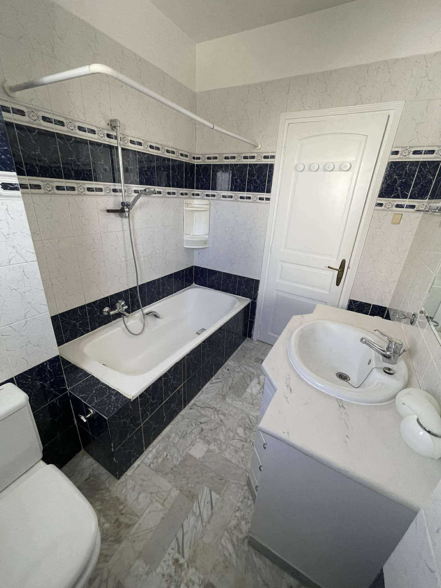 Ariana Ville Cite Ennasr 1 Vente Appart. 4 pices S3 450 md a ennasr 1