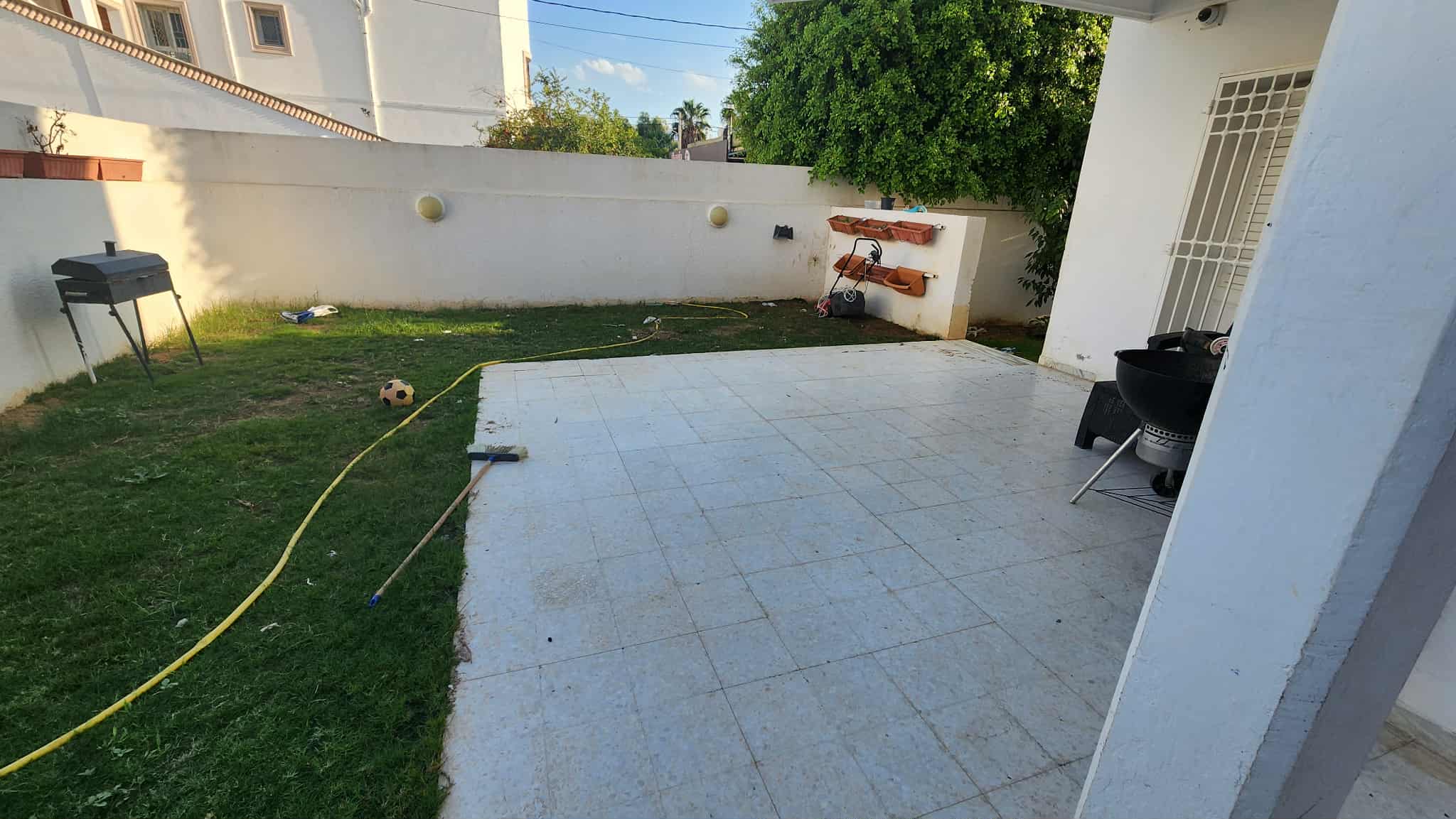 Ain Zaghouan&nbsp;Ain Zaghouan&nbsp;Vente&nbsp;Maisons&nbsp;Villa plus 3 appartements � l'aouina