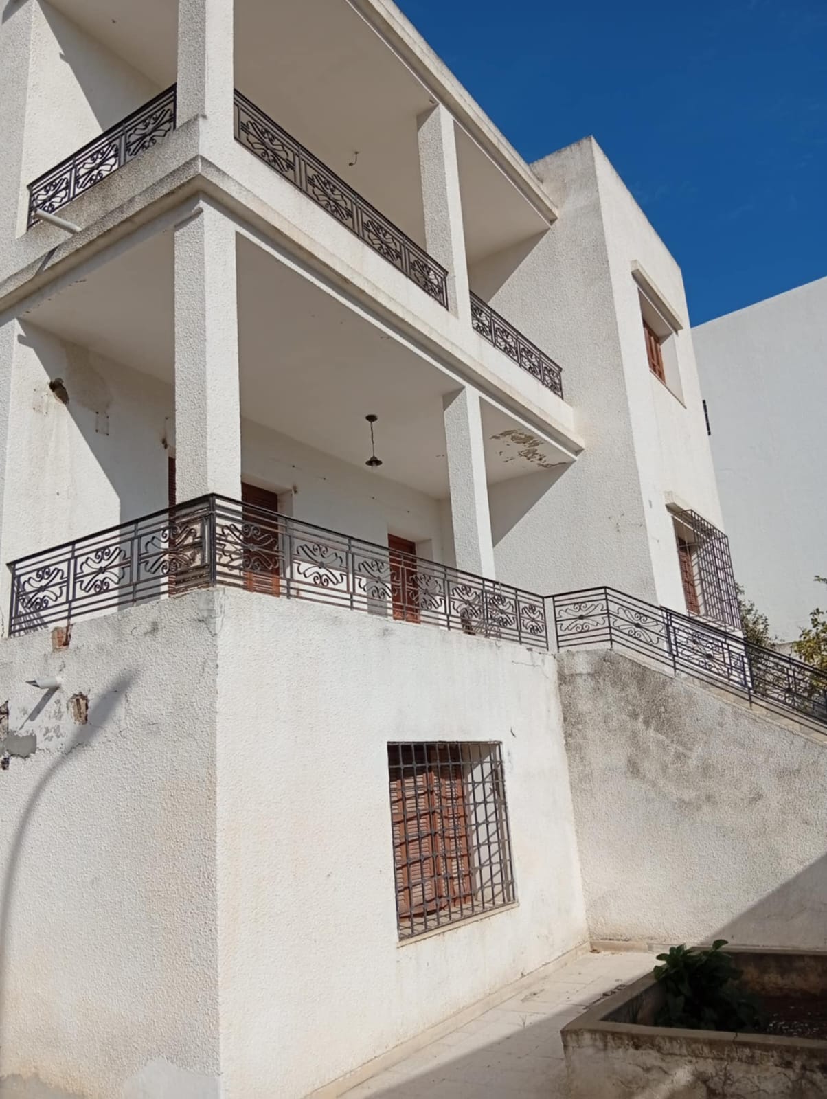 Ariana Ville&nbsp;El Menzah 8&nbsp;Vente&nbsp;Maisons&nbsp;Une villa � retaper ou � d�molir � menzah8