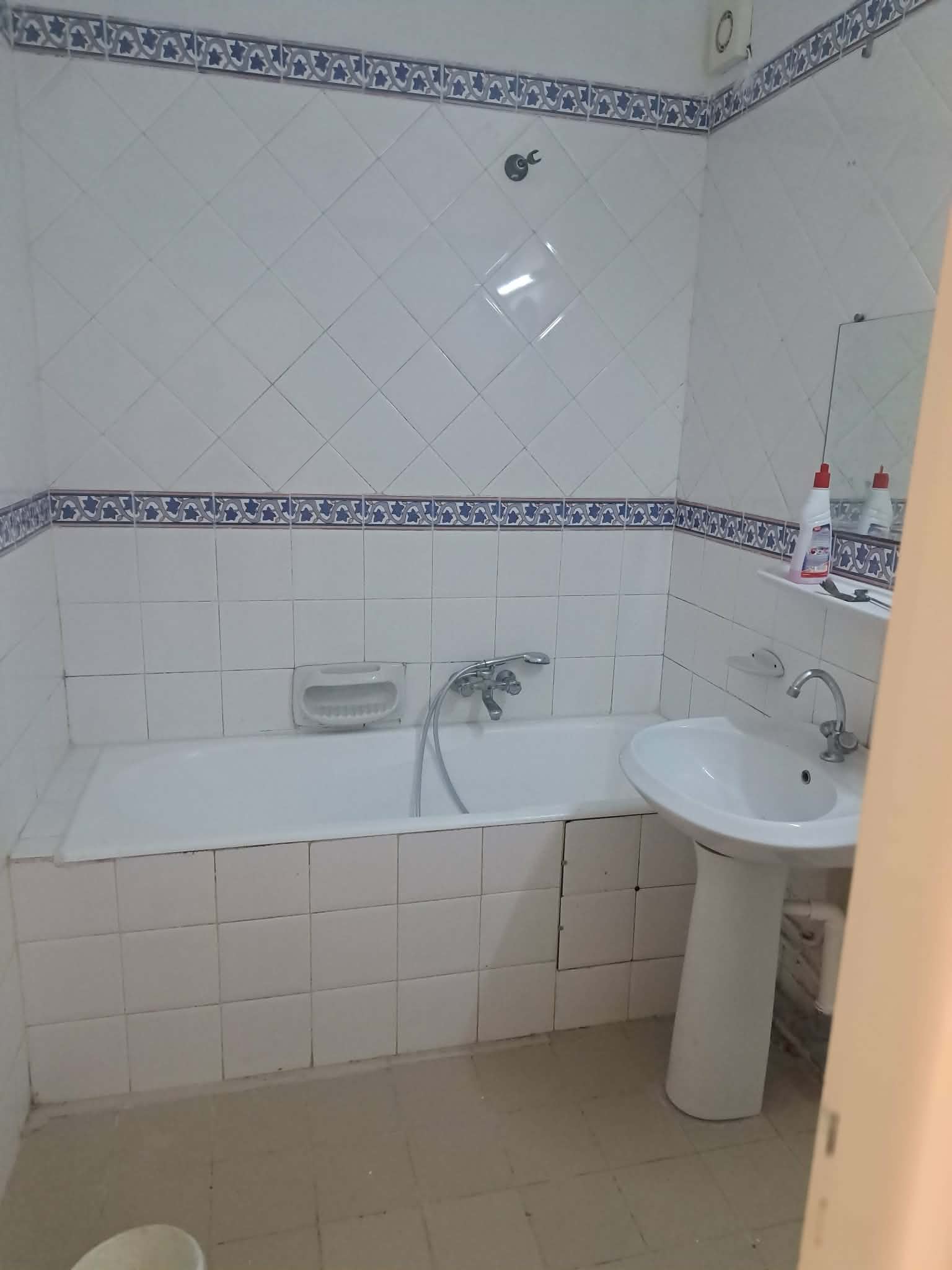 La Soukra&nbsp;Borj Louzir&nbsp;Vente&nbsp;Appart. 4 pi�ces&nbsp;Apprt s3 130 m2 � borj louzir