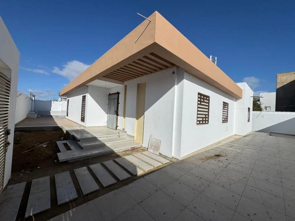 La Soukra&nbsp;Chotrana 2&nbsp;Vente&nbsp;Maisons&nbsp;Villa avec piscine � chotrana 2